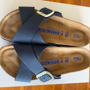 Birkenstock Crossed Buckle Slip-on in Navy Blue